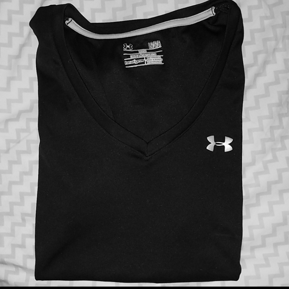 Under Armour V-Neck Shirt